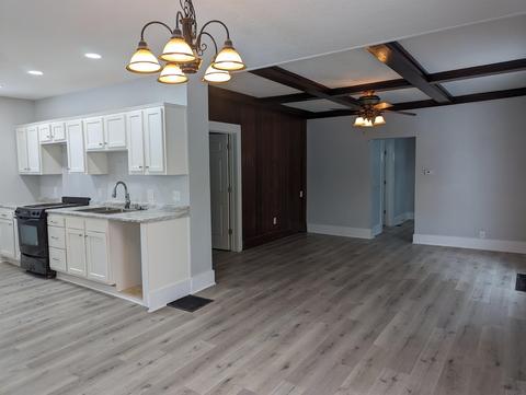 411 E King St, Garrett, IN 46738 photo 6