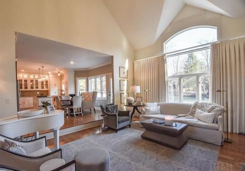 3930 E Stonegate Dr, Bloomington, IN 47401 photo 4