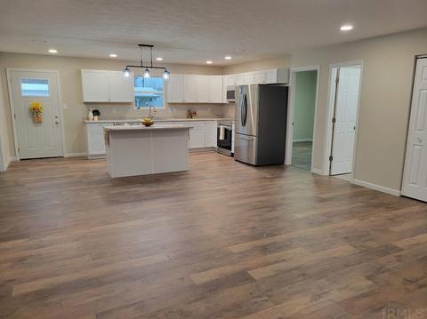 507 Crawford St, Mitchell, IN 47446 photo 4