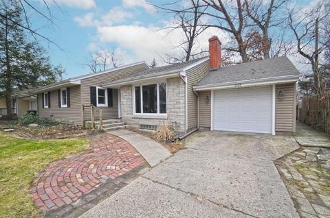 233 Devonshire Dr, South Bend, IN 46615 photo 3