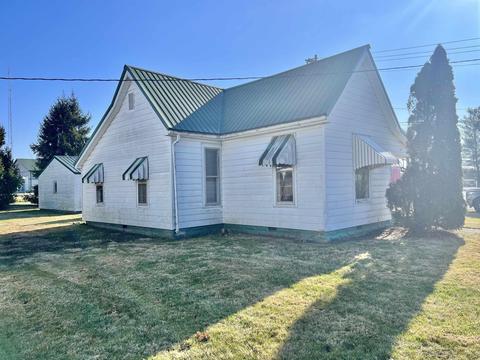 159 NW 3rd St, Linton, IN 47441 photo 2