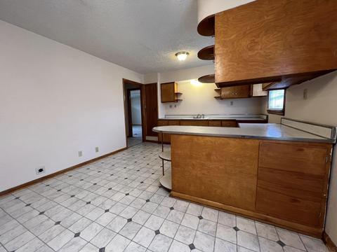 518 W Vine St, Mitchell, IN 47446 photo 6