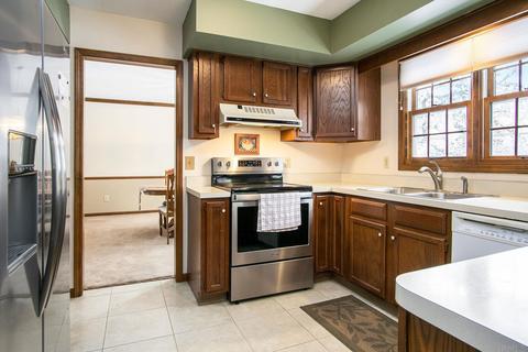52492 Windover Ln, Granger, IN 46530 photo 9