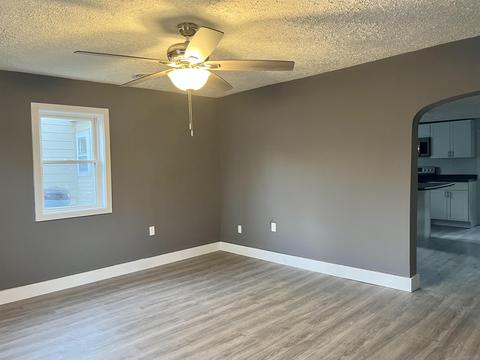 313 W Vine St, Mitchell, IN 47446 photo 6