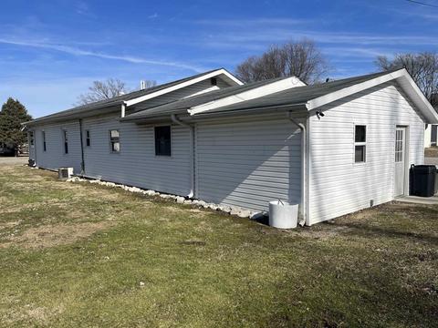 201 Dewey Ave, Washington, IN 47501 photo 4