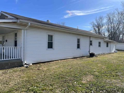 201 Dewey Ave, Washington, IN 47501 photo 3