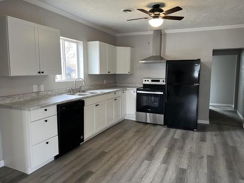 712 W Curry St, Mitchell, IN 47446 photo 6