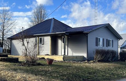 712 W Curry St, Mitchell, IN 47446 photo 1