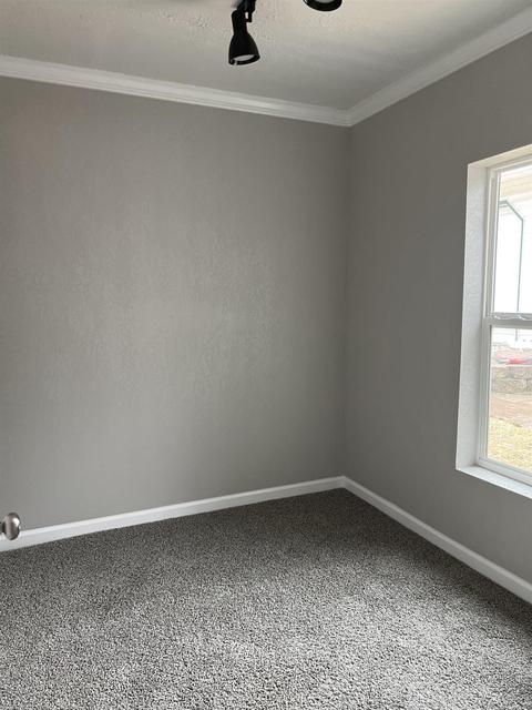 712 W Curry St, Mitchell, IN 47446 photo 7
