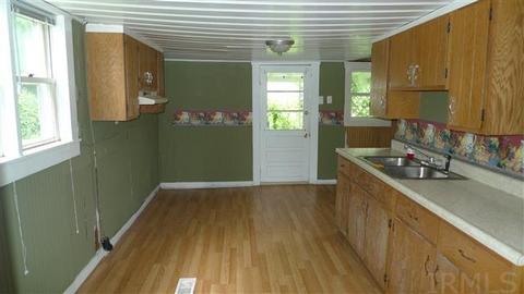 211 Brook St, Mitchell, IN 47446 photo 4