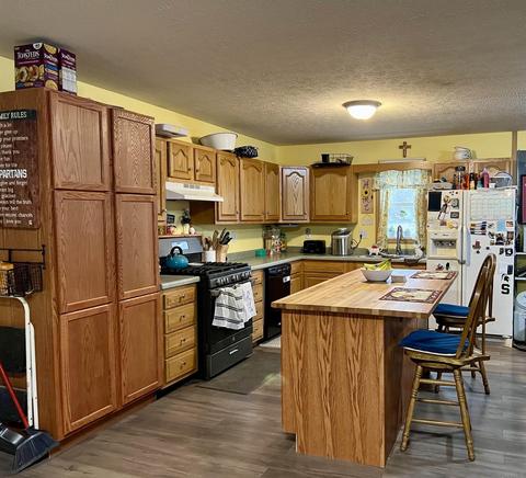 900 Diana St, Mitchell, IN 47446 photo 4