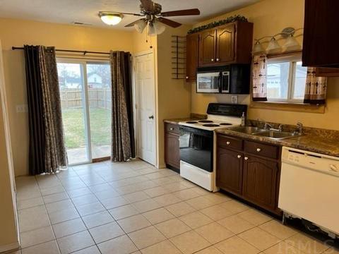 117 E Baltimore St, Garrett, IN 46738 photo 4
