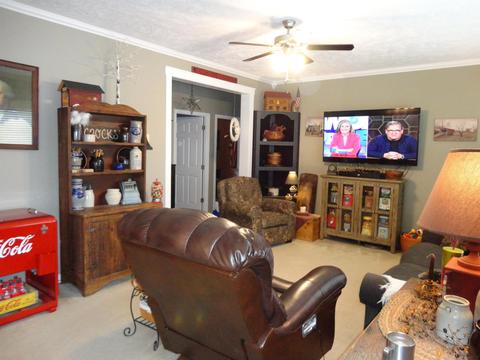 102 W Vine St, Mitchell, IN 47446 photo 8