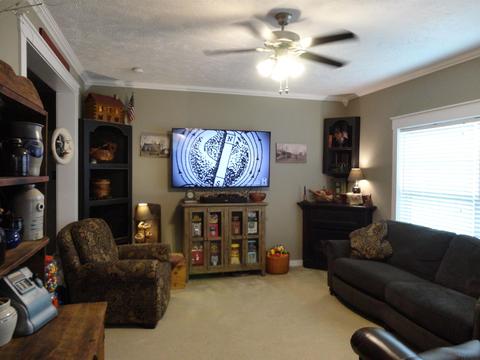 102 W Vine St, Mitchell, IN 47446 photo 10
