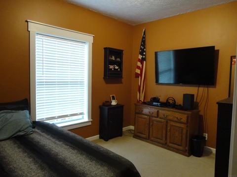 102 W Vine St, Mitchell, IN 47446 photo 17