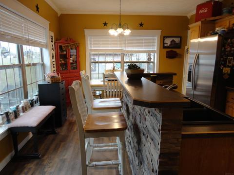 102 W Vine St, Mitchell, IN 47446 photo 6
