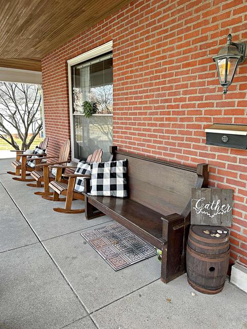 707 E Walnut St, Washington, IN 47501 photo 2