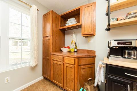 400 E Laurelwood Dr, Bloomington, IN 47401 photo 6