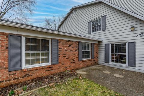 911 E Waterloo Dr, Bloomington, IN 47401 photo 3