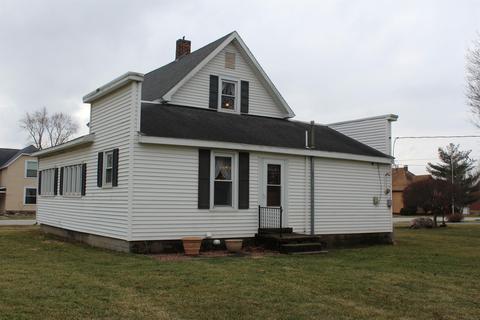 408 E Main St, Chalmers, IN 47929 photo 4