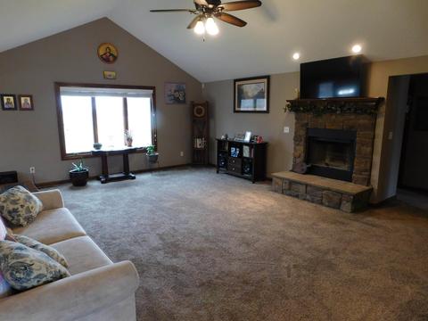 6630 E Iris Dr, Syracuse, IN 46567 photo 9