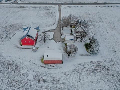 69416 Beech Rd, Nappanee, IN 46550 photo 2