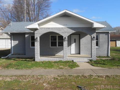 304 E Walnut St, Odon, IN 47562 photo 1