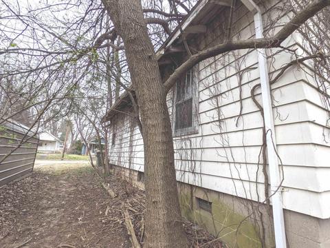 204 E Vermilya Ave, Bloomington, IN 47401 photo 4