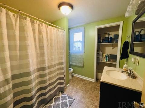 322 E Jefferson St, Fairmount, IN 46928 photo 10
