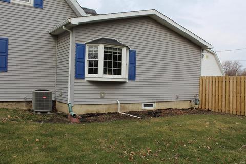 604 E 3rd St, Brookston, IN 47923 photo 4