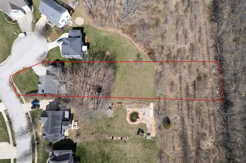 1121 E Calloway Ct, Bloomington, IN 47401 photo 2