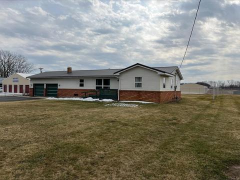 8127 E Mcclintic Rd, Syracuse, IN 46567 photo 2