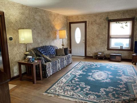 304 E Cherry St, Bluffton, IN 46714 photo 8