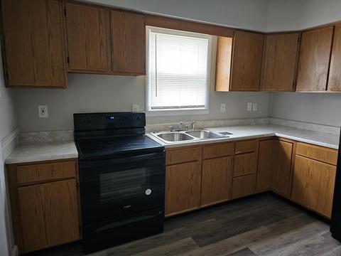 627 E Main St, Greentown, IN 46936 photo 10