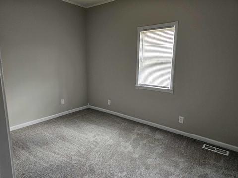 627 E Main St, Greentown, IN 46936 photo 6