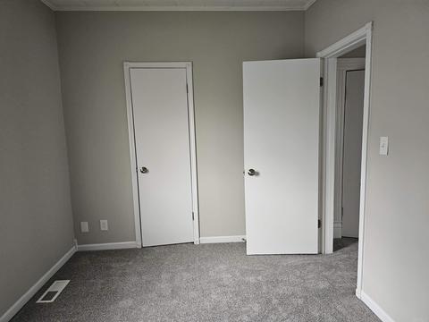 627 E Main St, Greentown, IN 46936 photo 7