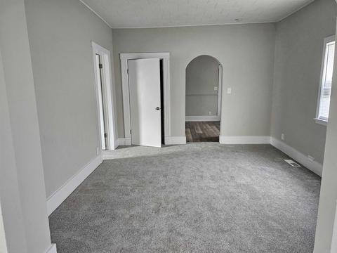 627 E Main St, Greentown, IN 46936 photo 5
