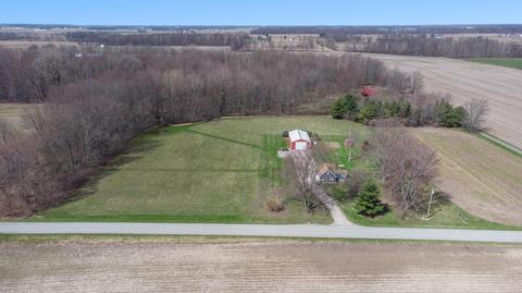 66491 Beech Rd, Wakarusa, IN 46573 photo 2