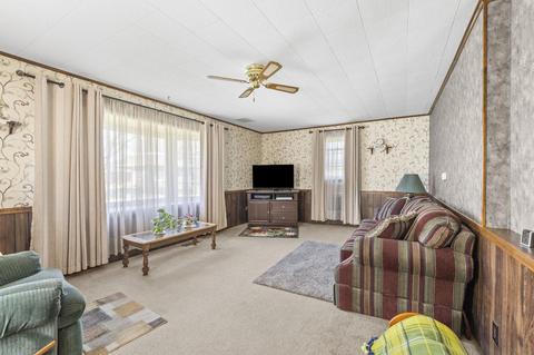 105 E 8th St, Warren, IN 46792 photo 9