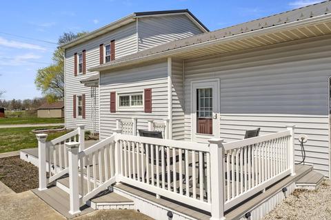 105 E 8th St, Warren, IN 46792 photo 5