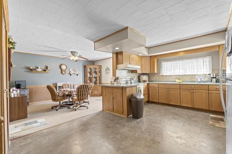 105 E 8th St, Warren, IN 46792 photo 13