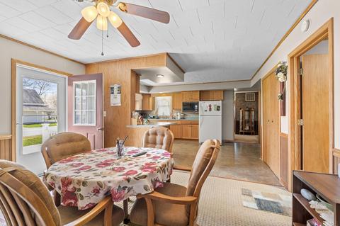 105 E 8th St, Warren, IN 46792 photo 18
