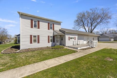 105 E 8th St, Warren, IN 46792 photo 3