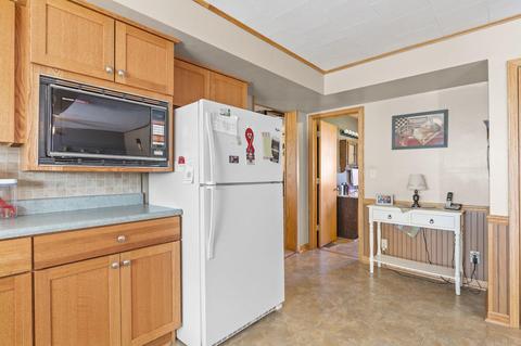 105 E 8th St, Warren, IN 46792 photo 16