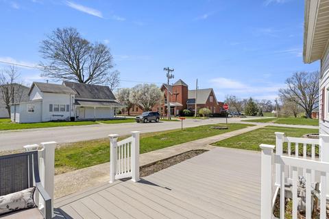 105 E 8th St, Warren, IN 46792 photo 6