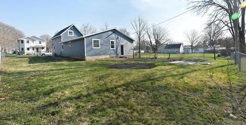 422 E Maple St, Bremen, IN 46506 photo 2