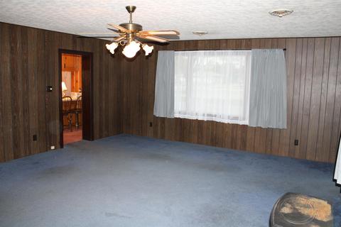 1121 4th St, Covington, IN 47932 photo 4