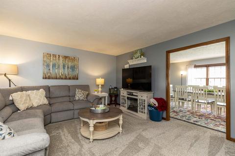 12380 Cavalry Ct, Granger, IN 46530 photo 4