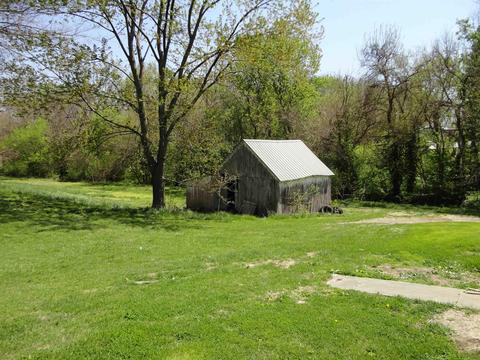 101 Brook St, Mitchell, IN 47446 photo 2