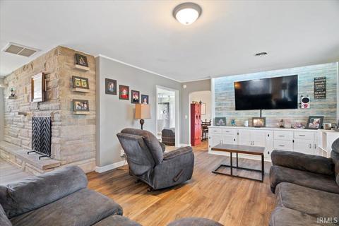 335 E Baird St, Olney, IL 62450 photo 9